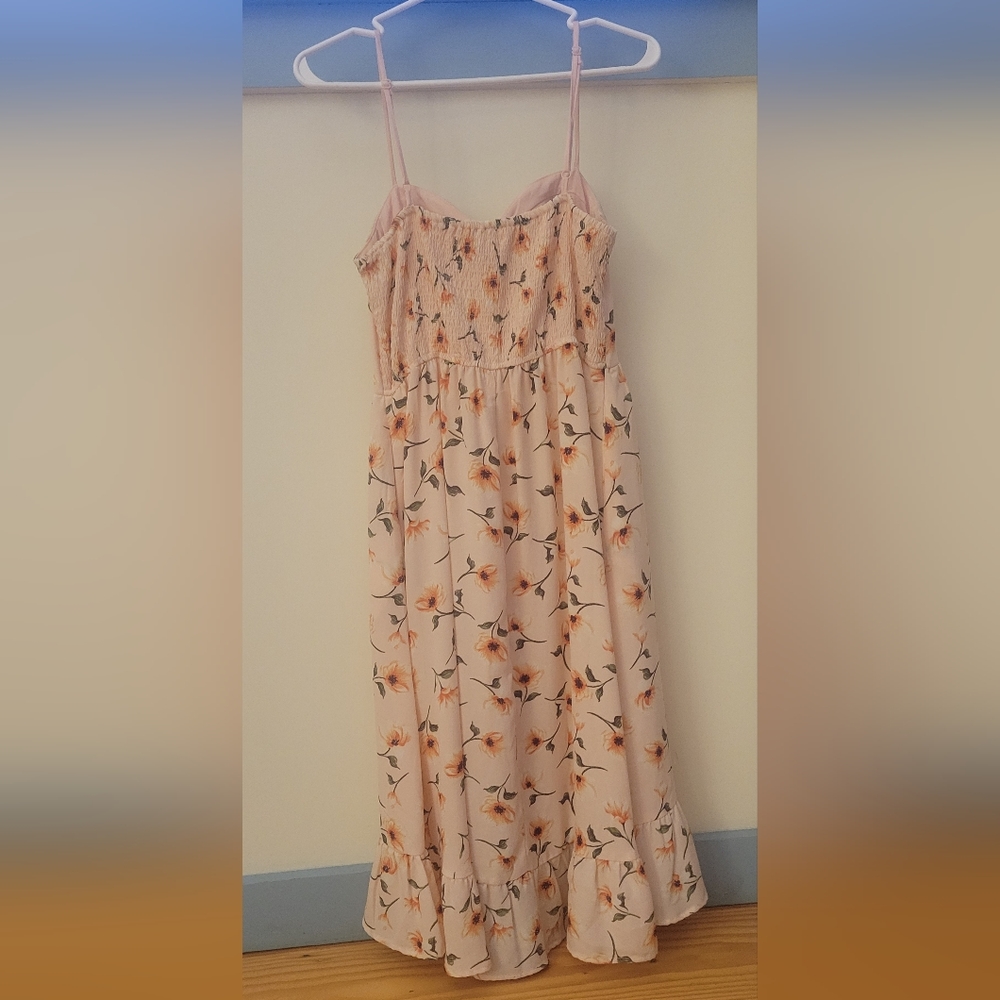 Pretty Summer Dress - Picture 4 of 7